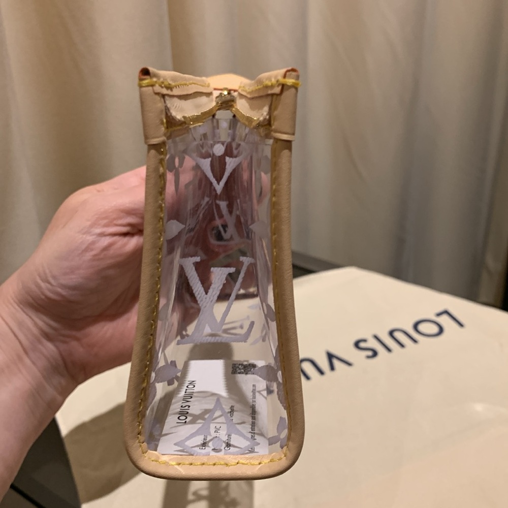 Stunning Louis Vuitton clear authentic rare 3 cosmetic cases with LV logo… - Picture 17 of 17